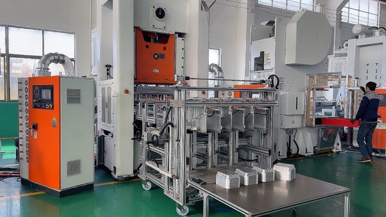 خرید ماشین ساخت ظرف مواد غذایی آلومینیوم برقی کنترل بالش هوا یکپارچه چهار حفره online manufacture
