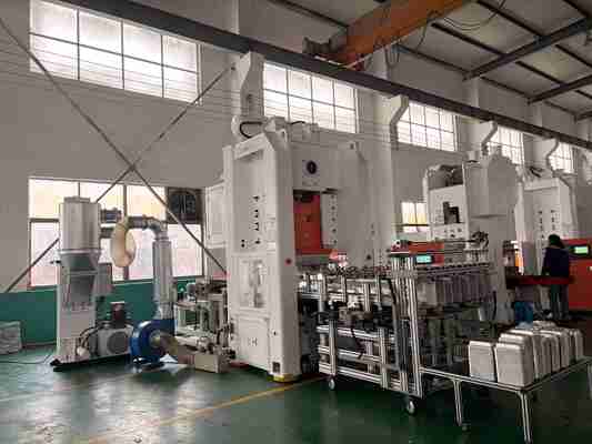 خرید دستگاه تولید فویل آلومینیومی LK-T80 - ظروف مناسب برای مواد نازک و ضخیم تولید آنلاین