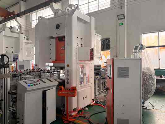 ماشین ساخت ورق آلومینیوم LK-T80 با صفحه لمس PLC Mitsubishi 80ton Press و قالب 4 حفره ای